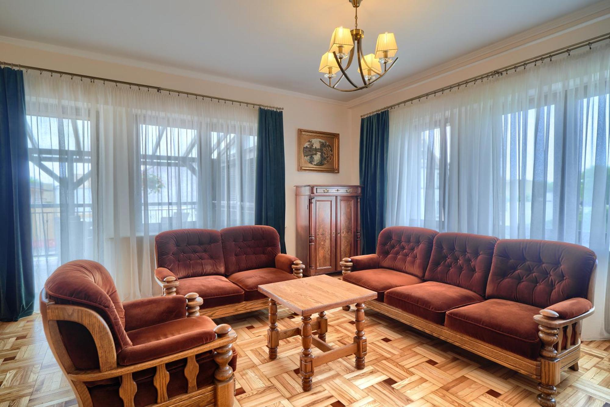 Pensjonat Tadeusz I Apartamenty W Darlowku Darlowko Buitenkant foto
